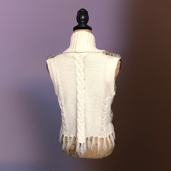 Cozy Sweater Vest - Picture 2 of 3